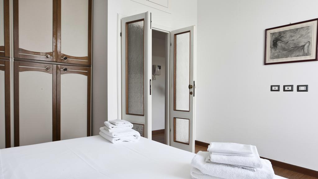 Italianway-Piazza Firenze Apartment Милано Екстериор снимка